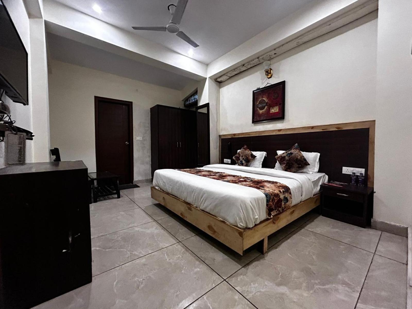 Hangout Inn Bhagalpur Luaran gambar