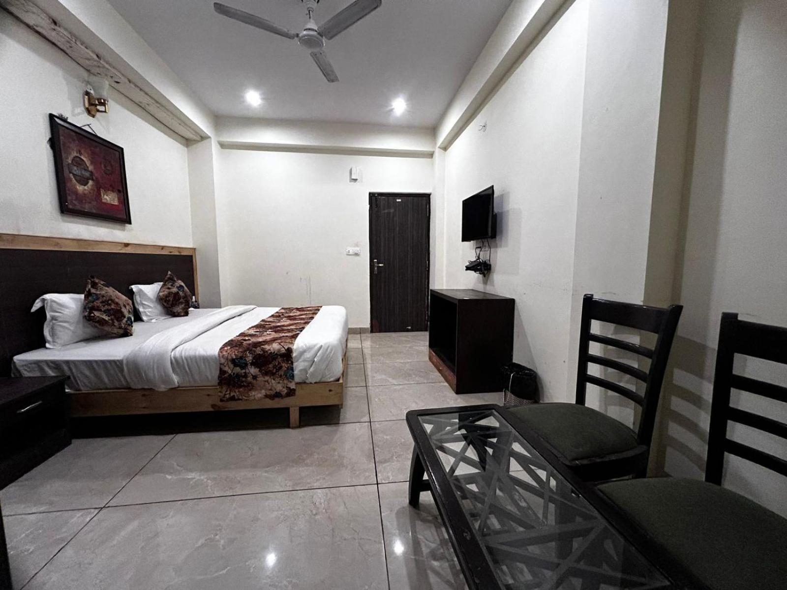 Hangout Inn Bhagalpur Luaran gambar